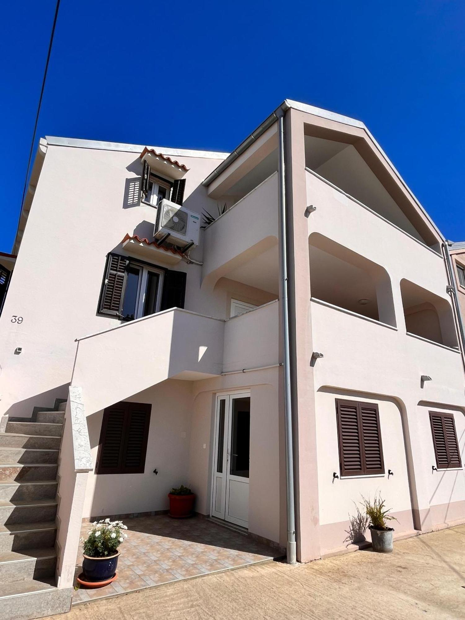 מאלי לוסיניי Apartment Oscar מראה חיצוני תמונה